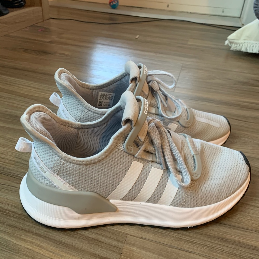 Adidas Tennis Shoes